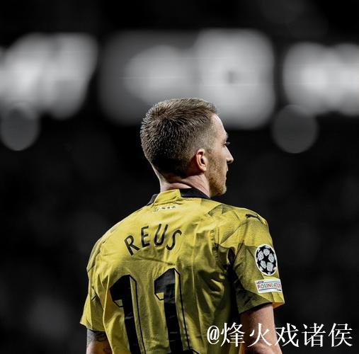 德甲-罗伊斯伤退 小阿扎尔首球+助攻 多特蒙德3-0获胜 德甲-罗伊斯伤退 小阿扎尔首球+助攻 多特蒙德3-0获胜