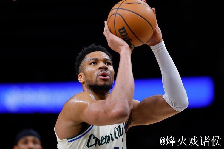 字母哥21+17力压沃克32分 雄鹿惊险击败老鹰