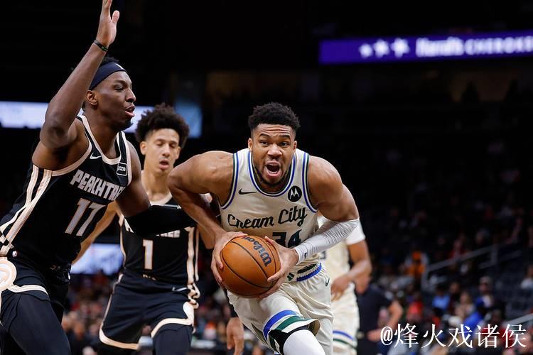 字母哥21+17力压沃克32分 雄鹿惊险击败老鹰 字母哥21+17力压沃克32分 雄鹿惊险击败老鹰